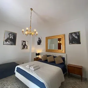  Appartamento 2 Stanze Private In Con 1 Bagno Privato E Balcone Comunicante - 4 O 5 Posti Letto